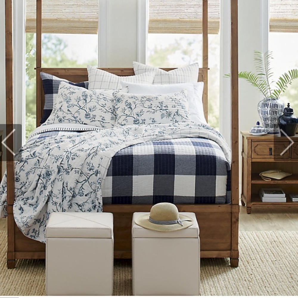 Grandin Road Keene Plaid Navy and White Queen Quilt New